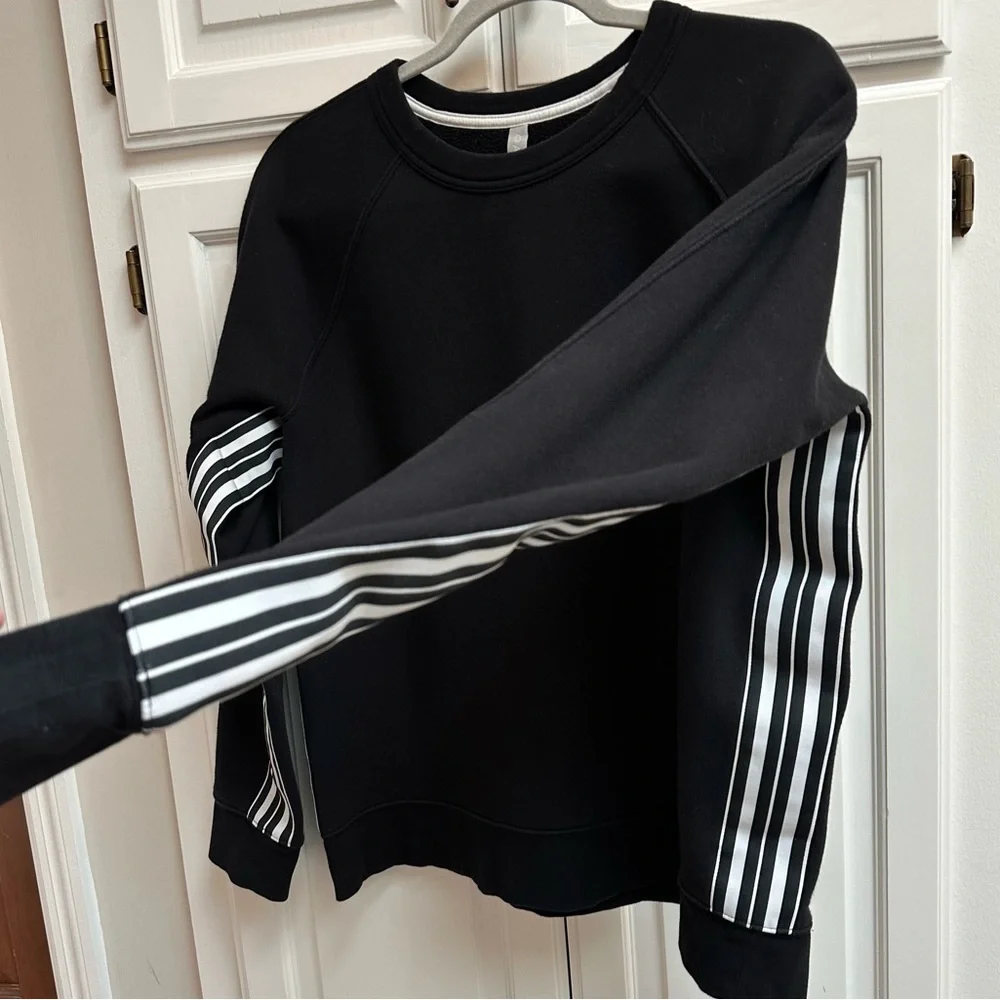 Athleta 24/7 Striped Crew Sweatshirt in Black and White Size Large Tall
